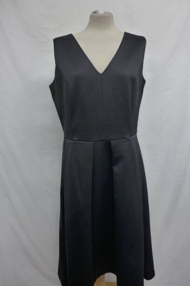 Reserved Pocketed Cocktail Dress Jet Black Size: 12