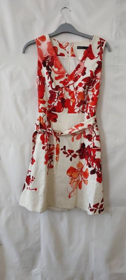 Karen Millen Floral Dress Off White, Red Size: 8