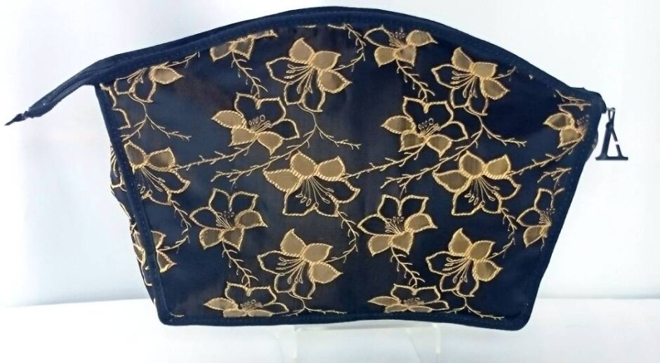 Large Make-up Toiletries Bag By Vagabond