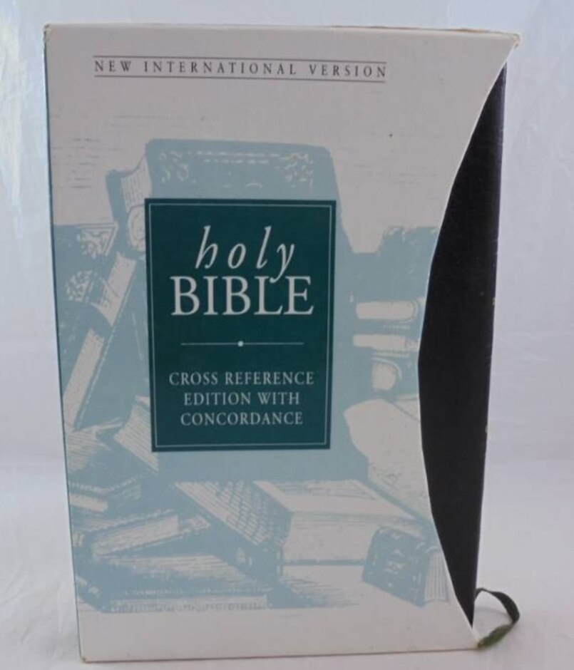 Holy Bible.  New International Version Cross Reference Edition With Concordance