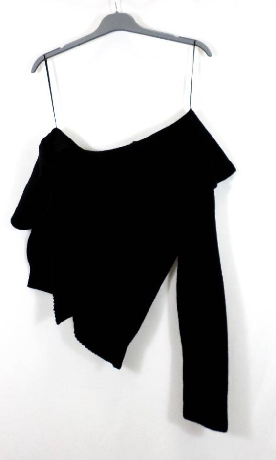 Burberry Off The Shoulder Knit Jumper Black Size: S