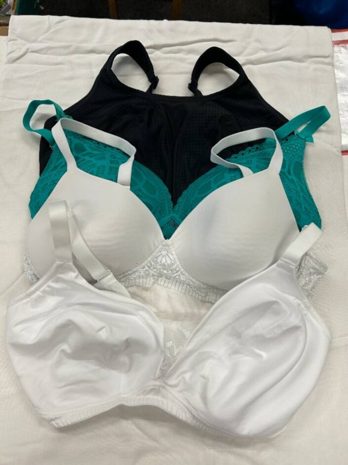 M&s Marks & Spencer 4 Bras 36dd - 38g White Black  Size: 38c