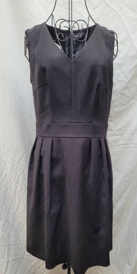 Laura Ashley V-neck Sleeveless Dress Black Size: 12