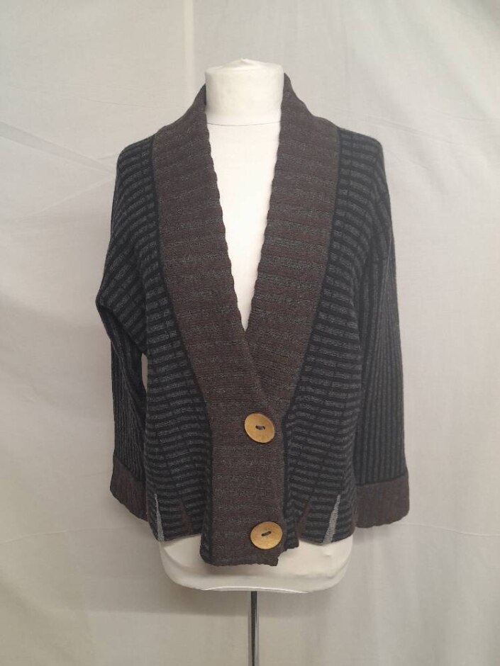 Joyce Forsyth Cropped Cardigan Grey Size: M