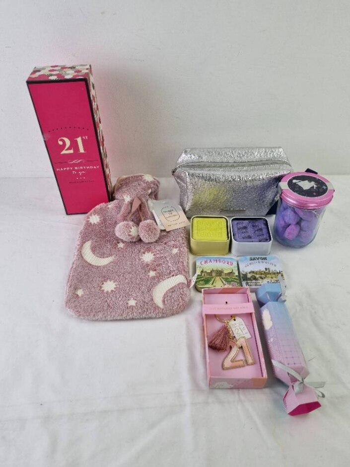 M&s Home & Bath Accessories 8x Bundle Soap/hot Water Bottle/key Ring/bath Fizzers New