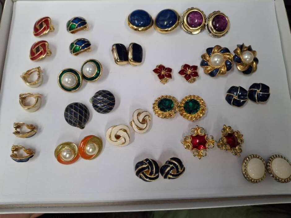 18 Pairs Of Assorted Vintage Clip On Earrings