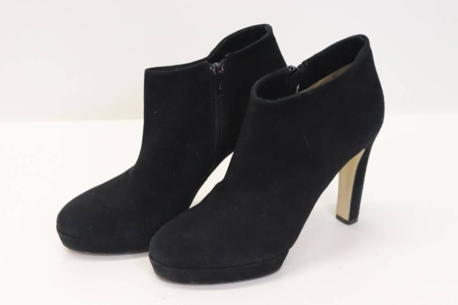 Hobbs Black Suede Heeled Ankle Boots Size: 6.5
