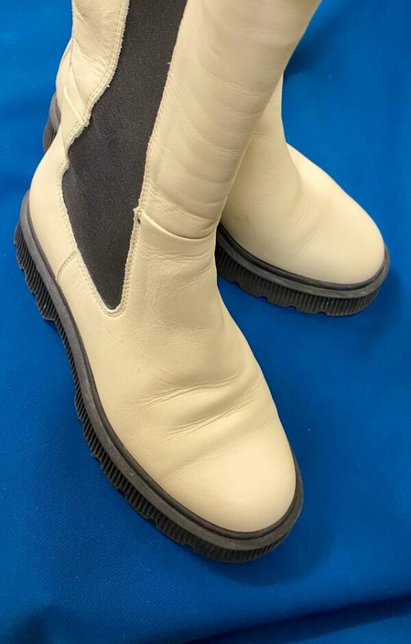Kurt Geiger Cream And Black Leather Boots. Size 3.5