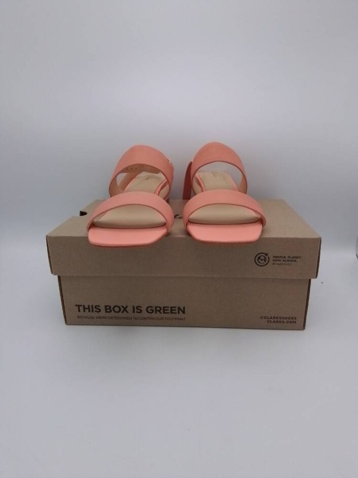 Clarks Ladies Seren25 Strap Light Coral Leather Sandals Size 7