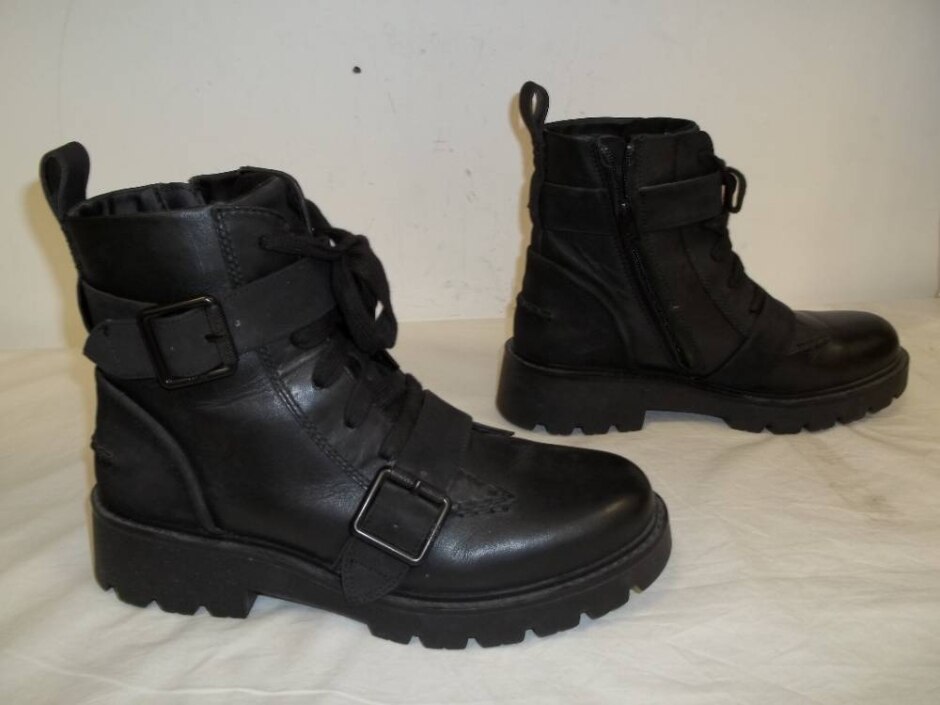 Ugg - Ankle Boots - Black Color - Size 7 - Leather