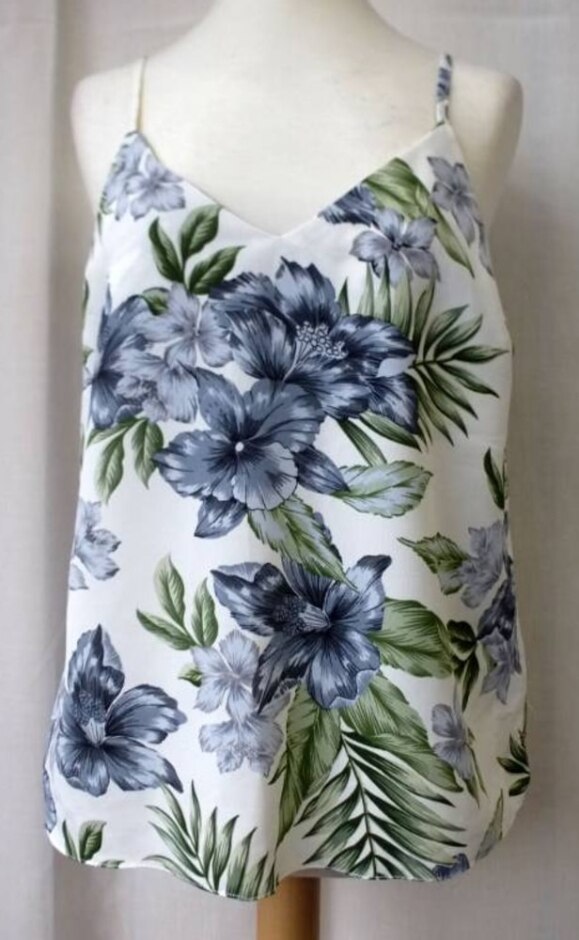 New Look Danni Tropical V Neck Camisole Cream Size: 10