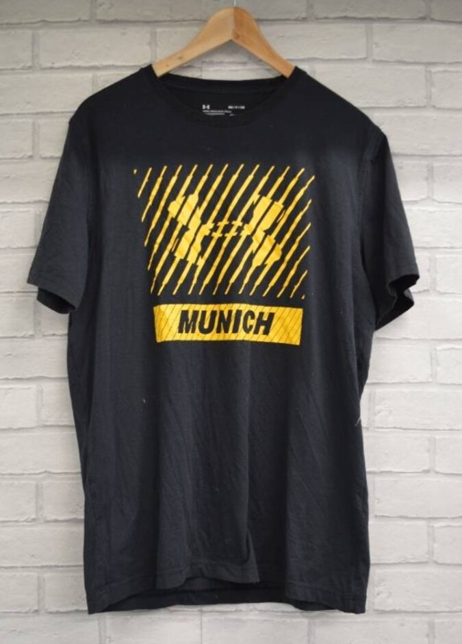 Under Armour  T-shirt  Black Size: S