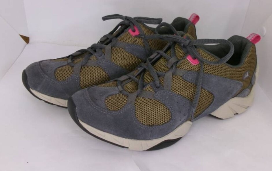 Clarks Grey Suede Trainers Size 6d