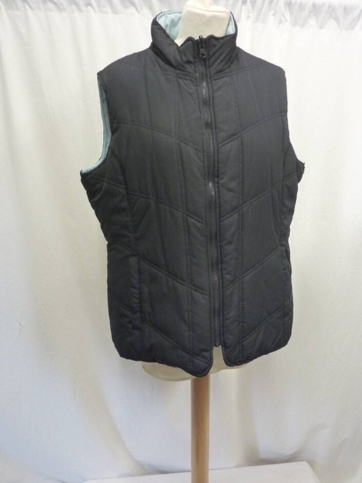 Tu Reversable Body Warmer Navy/light Blue Size: M