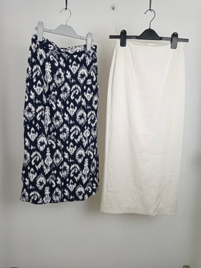 M&s Nwot Women's Printed/plain Midi Skirt 2xpcs Black/ivory Size: 6