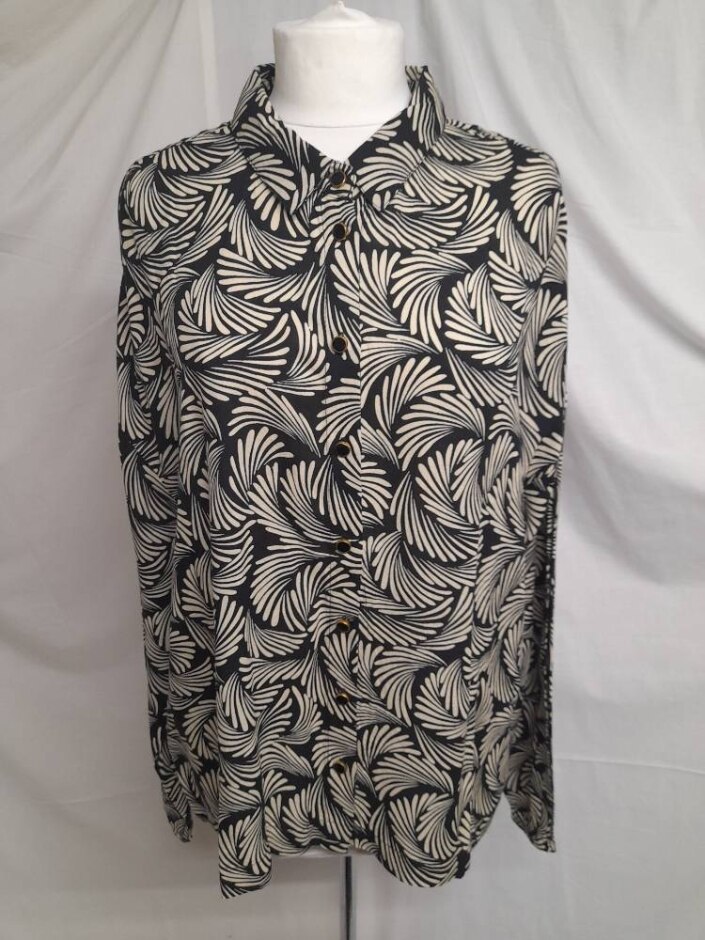 Kaffe Loose Fit Patterned Blouse Black & Beige Size: 10