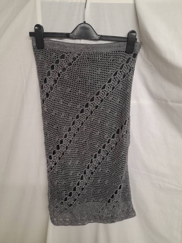 Karen Millen Crochet Pencil Skirt Grey Size: 8
