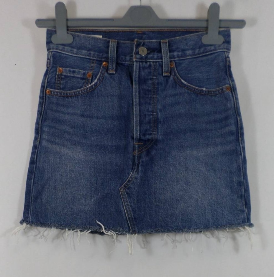 levi's  mini denim skirt blue size: 24