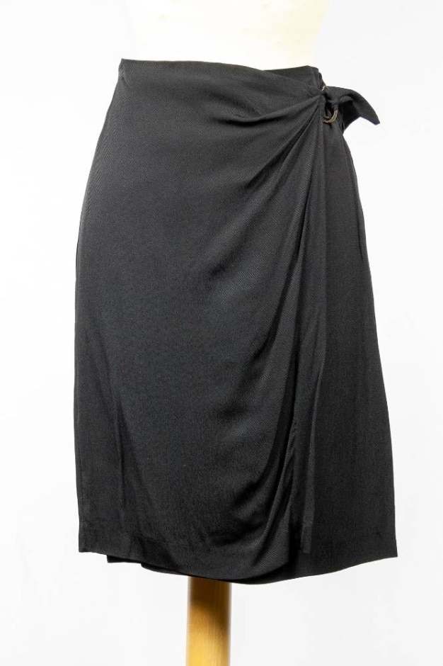 hush wraparound skirt black size: 8