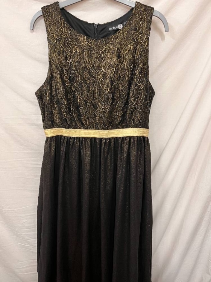 boohoo dress black/gold size: 16