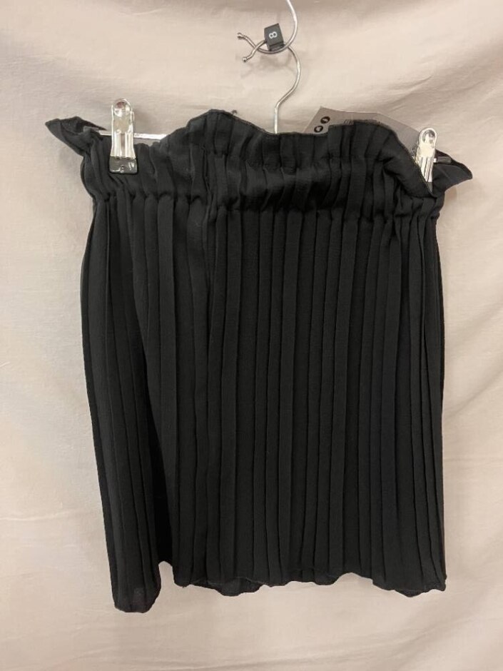 boohoo skirt black size: 8