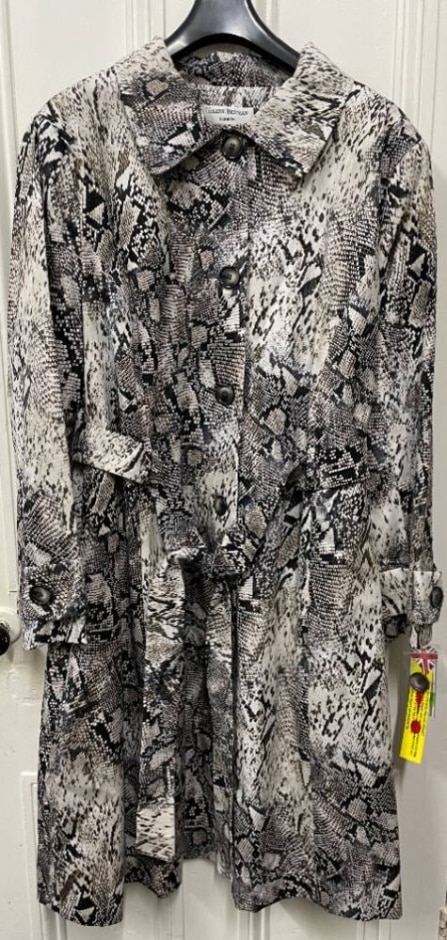 helene berman london bnwt snake print trenchcoat white size: 26